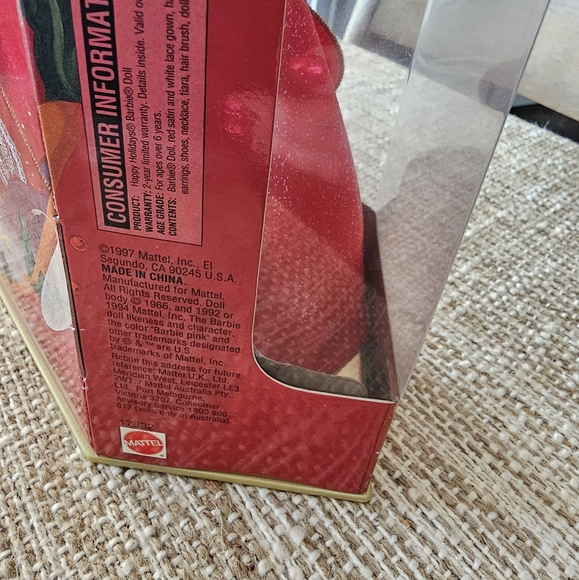 BARBIEVint.rare find 1997 Holiday Barbie- Green Eyes w/ misprint box 1997 Mattel - Picture 6 of 6